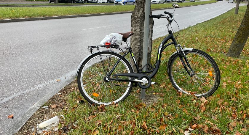 Rowerzysta w szpitalu po zderzeniu z samochodem [FOTO]