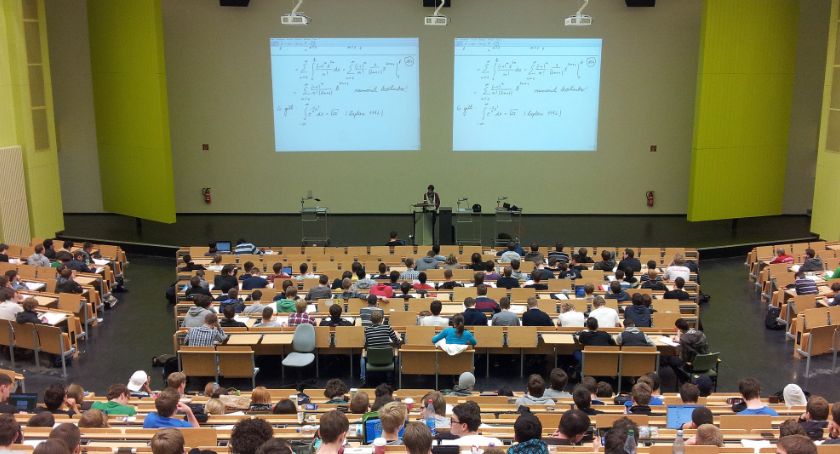 Ostatni dzwonek dla studentów z rentą rodzinną