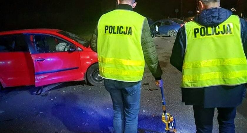 Wypadek na DK61. Trwają poszukiwania kierowcy audi