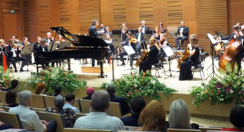 Łomżyńscy filharmonicy z pierwszą płytą DVD