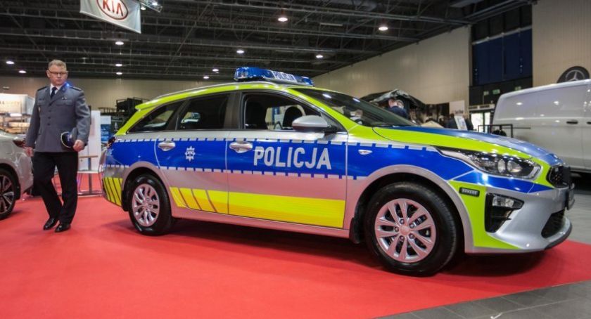Policja zmienia oznakowanie i barwy [FOTO]