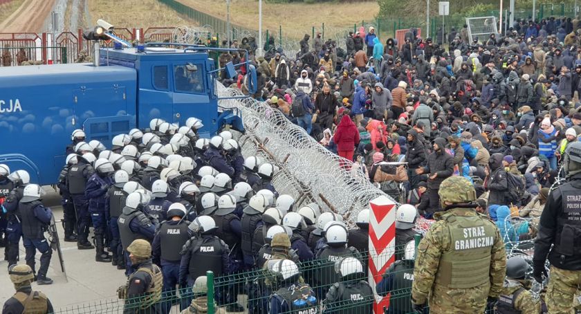 Sytuacja na granicy. Coraz większe grupy migrantów [FOTO i VIDEO]
