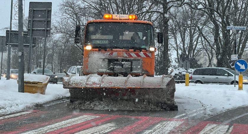 Akcja Zima. Odśnieżaniem miasta zajmie się ponad 80 osób