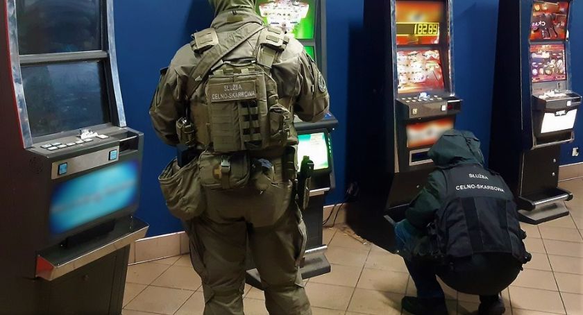 Policjanci i funkcjonariusze KAS zlikwidowali salon gier [FOTO]
