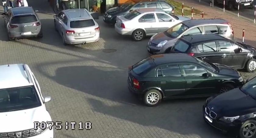 Ktoś uszkodził auto i uciekł. Wszystko zarejestrował miejski monitoring