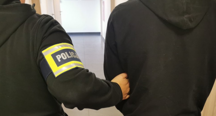 Agresorzy już z zarzutami. Pobili mężczyzn w lesie, grozili, chcieli pieniędzy