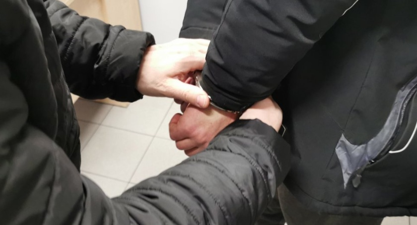 Podejrzani o rozbój w Łomży nie przyznają się. Zostali aresztowani