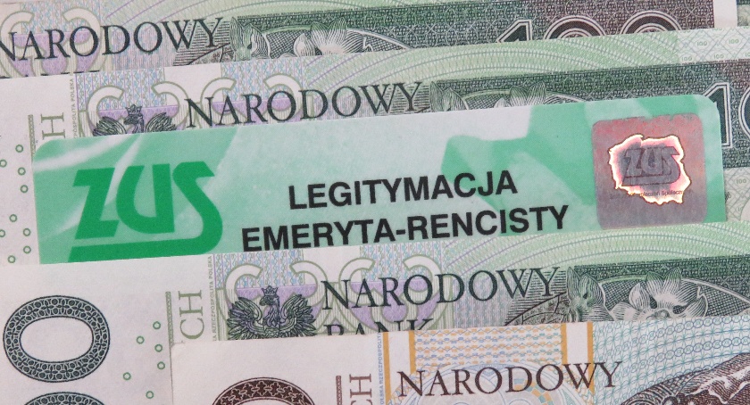Emerytury i renty ZUS wypłaci jeszcze przed świętami