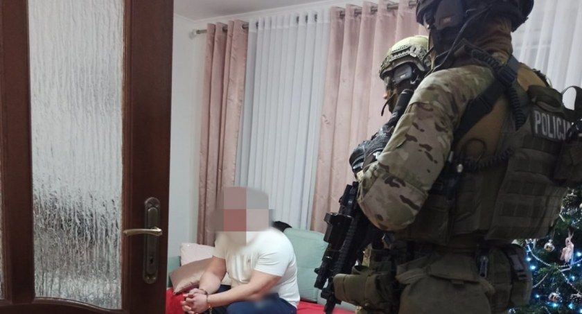 Kierowca tira upozorował napad na samego siebie [VIDEO, FOTO]