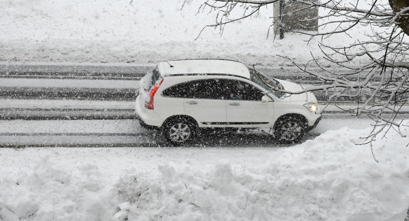 Uwaga na drogach! Idą zawieje i zamiecie śnieżne