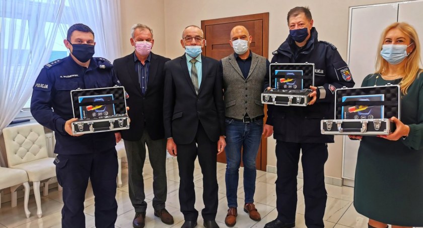 Nowe alkomaty na posterunku w Piątnicy