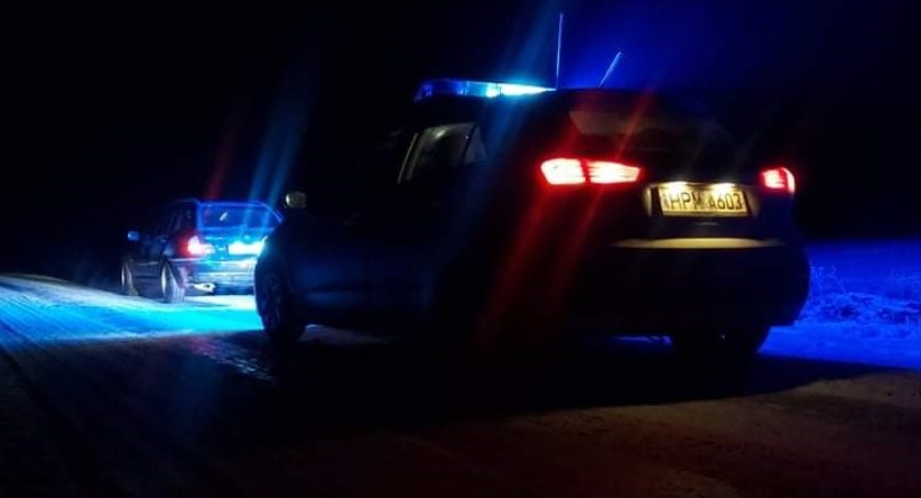 39-latek z gminy Łomża prowadził na zakazie. Wpadł, bo jechał zbyt wolno