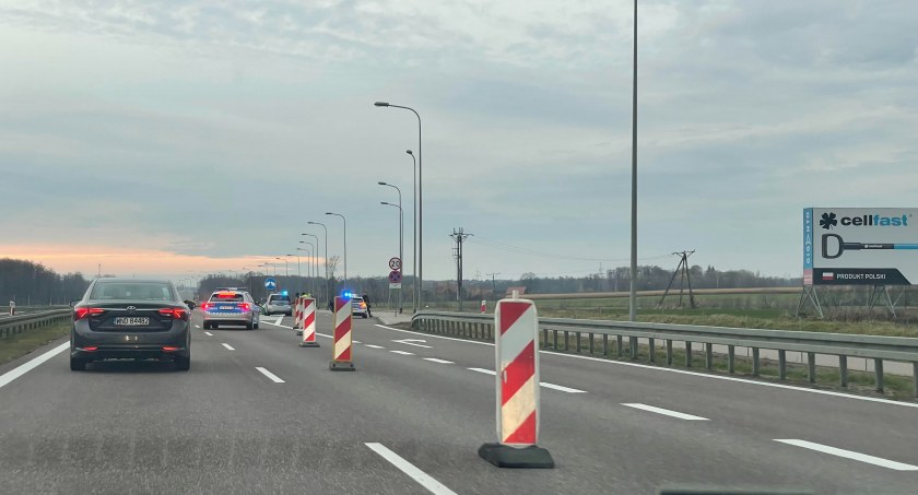 Noworoczne powroty do domów. Drogi w Podlaskiem w większości przejezdne