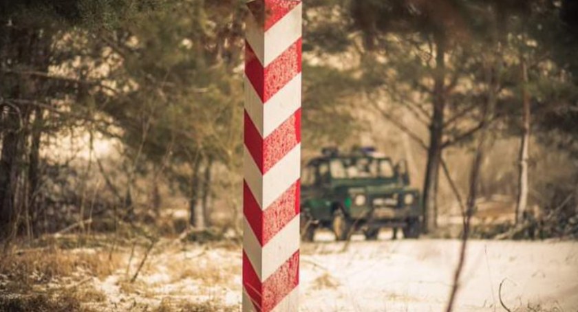 Prawie 40 tys. nielegalnych prób przekroczeń polsko-białoruskiej granicy w 2021 r.
