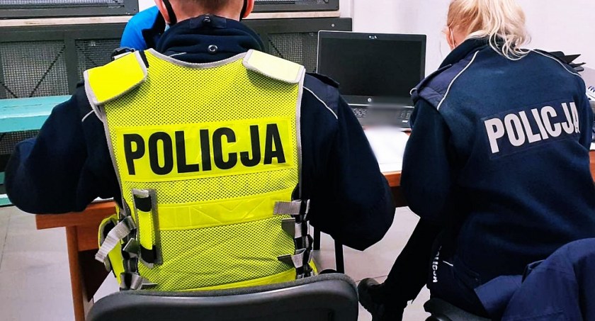 Kupił w Niemczech amerykańskie prawko, bo polskie stracił. Mieszkaniec Łomży wpadł podczas 