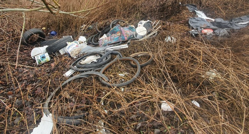 ŁPKDN pokazuje nielegalne wysypiska odpadów [FOTO]