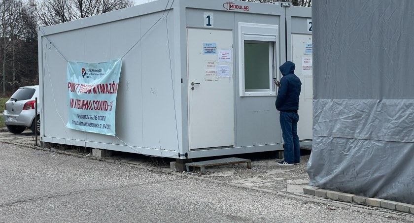 COVID-19. 31 nowych zakażeń w Łomży i powiecie