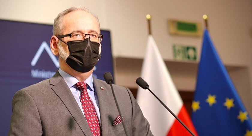 Niedzielski: Piąta fala staje się faktem. Nawet 140 tys. zakażeń dziennie
