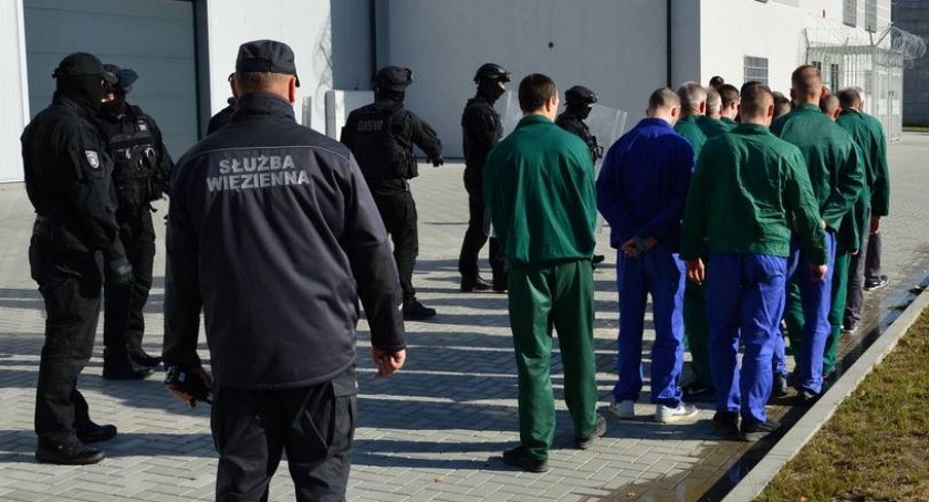 Służba Więzienna rekrutuje. Są wolne miejsca