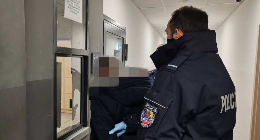 Złodziej whisky podawał się za swojego brata