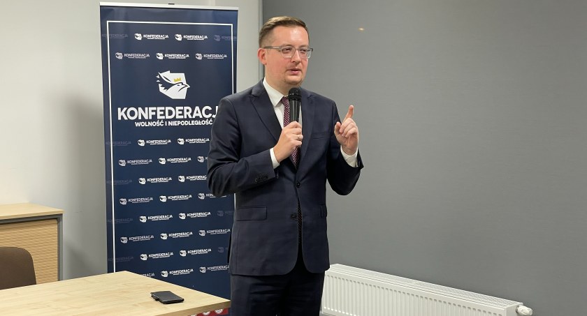 Transmisja ze spotkania z posłem Robertem Winnickim [LIVE]