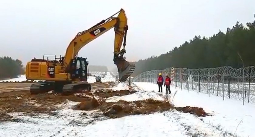 Ruszyła budowa bariery na polsko-białoruskiej granicy [VIDEO]