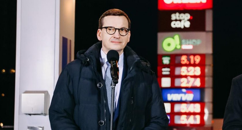 Premier Morawiecki o czasowej obniżce VAT-u: Polski rząd nie siedzi z założonymi rękami