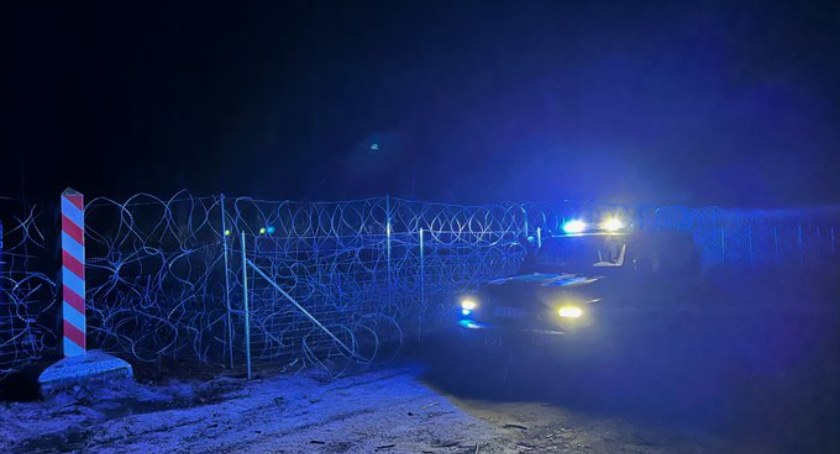 Białoruscy żołnierze wystrzelili pocisk z broni sygnałowej