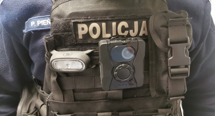Policjanci z Łomży mają na mundurach kamery! Będą rejestrować interwencje