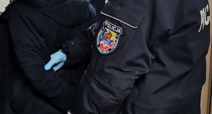 Mieszkaniec Łomży nie miał maseczki, ale miał marihuanę