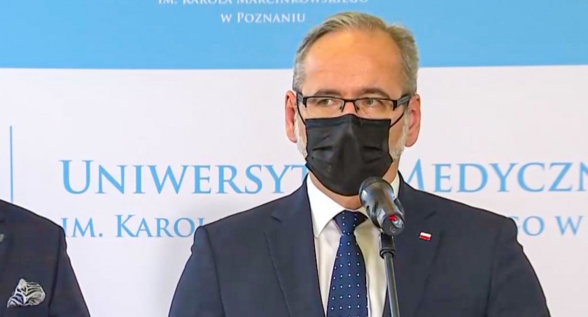 Zdejmiemy maseczki? Minister Niedzielski o odchodzeniu od restrykcji