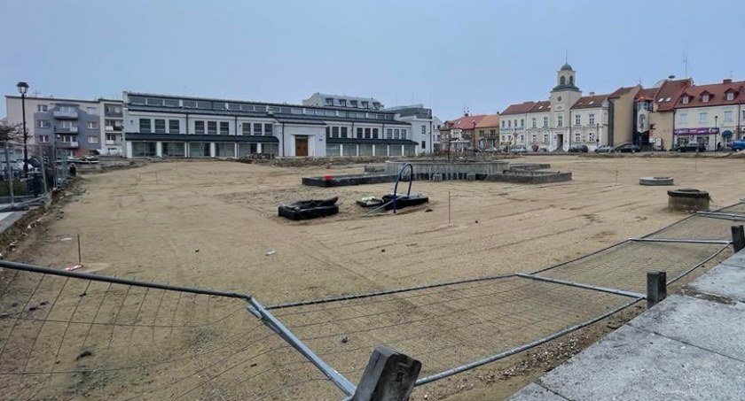Łomża. Przetarg na dokończenie rewitalizacji Starego Rynku został unieważniony