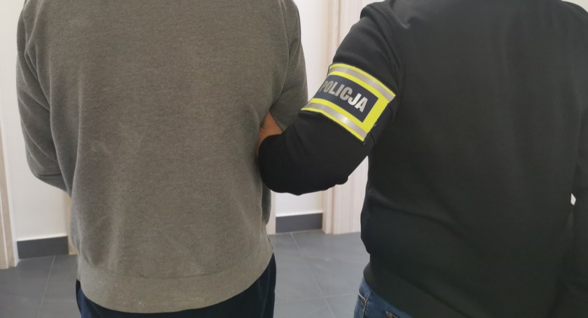 Jechał oplem mając ponad 2 promile. To nie wszystko