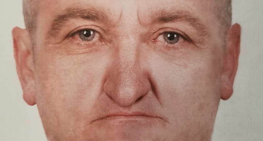 Ten mężczyzna miał okraść seniorkę w Łomży. Mamy portret pamięciowy!