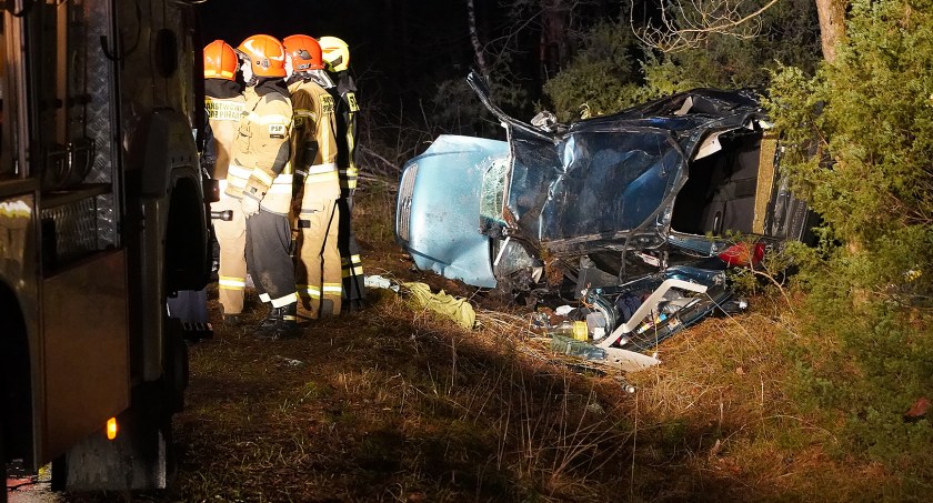 Tragiczny wypadek w gminie Nowogród. Nie żyje młody mężczyzna  [FOTO]