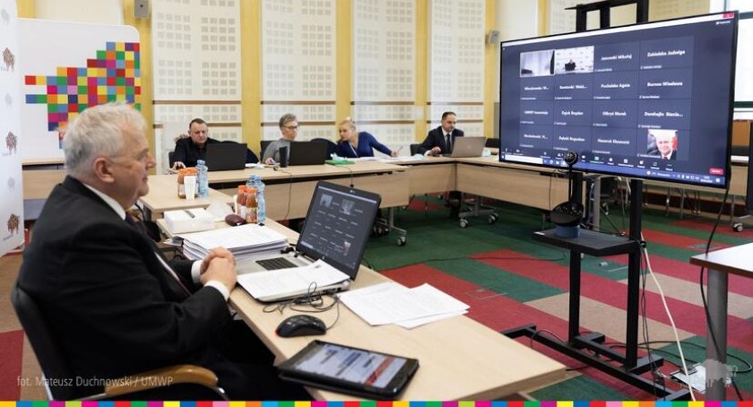 Radni wojewódzcy wzywają Federację Rosyjską do zaprzestania działań wojennych 