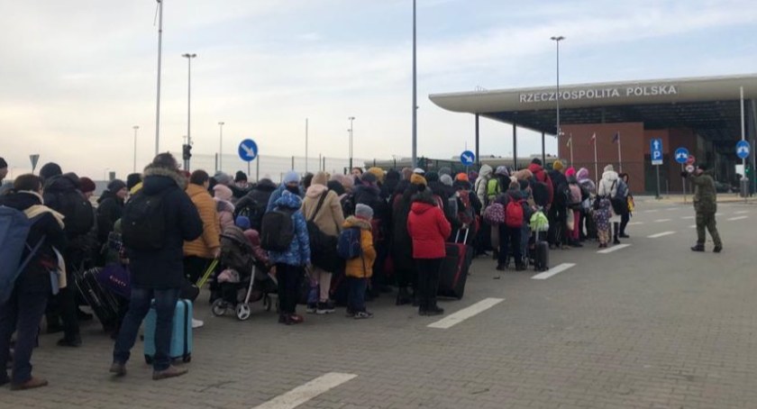 Do Polski uciekło już ponad 450 tys. osób