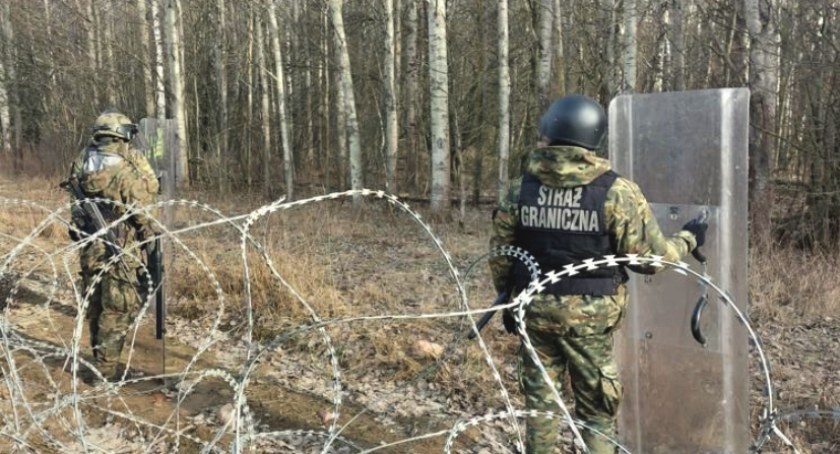 Próbują nielegalnie przekroczyć polsko-białoruską granicę 
