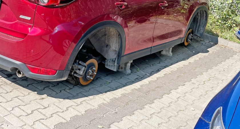 Łomża. Złodzieje kradną koła! 