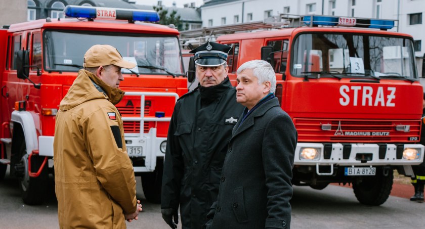 Podlascy strażacy pomagają Ukrainie. Przekazali aż 10 pojazdów [FOTO]