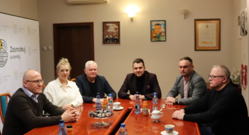 Ratusz: Łomżyńskie firmy spieszą z pomocą uchodźcom