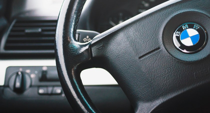 BMW miało czekać w Stawiskach. 24-latek stracił pieniądze!
