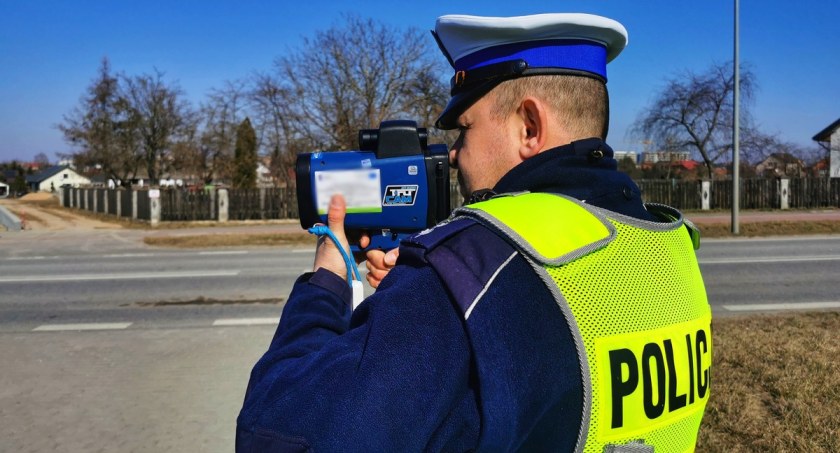 Prędkość pod kontrolą. Łomżyńscy policjanci o piątkowych działaniach