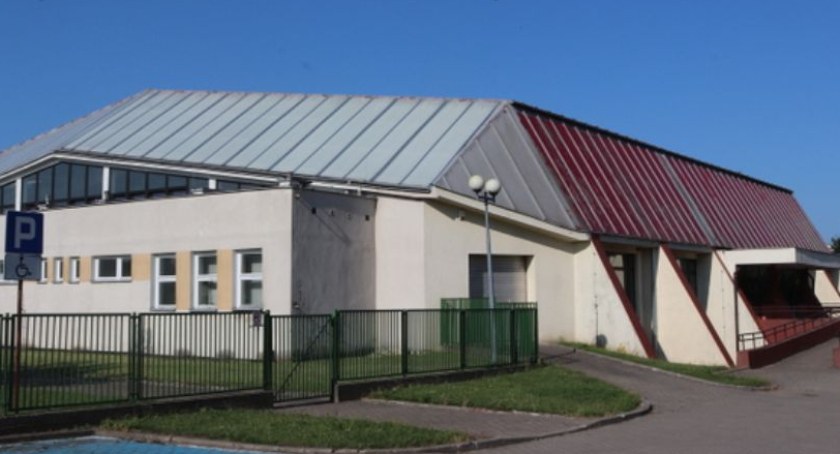 Łomża. Nie będzie termomodernizacji Hali Sportowej przy Szkole Podstawowej nr 9
