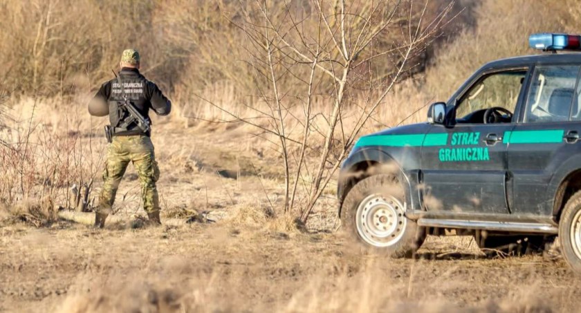 Pościg za lexusem. Ukrainiec wiózł 7 Irakijczyków!