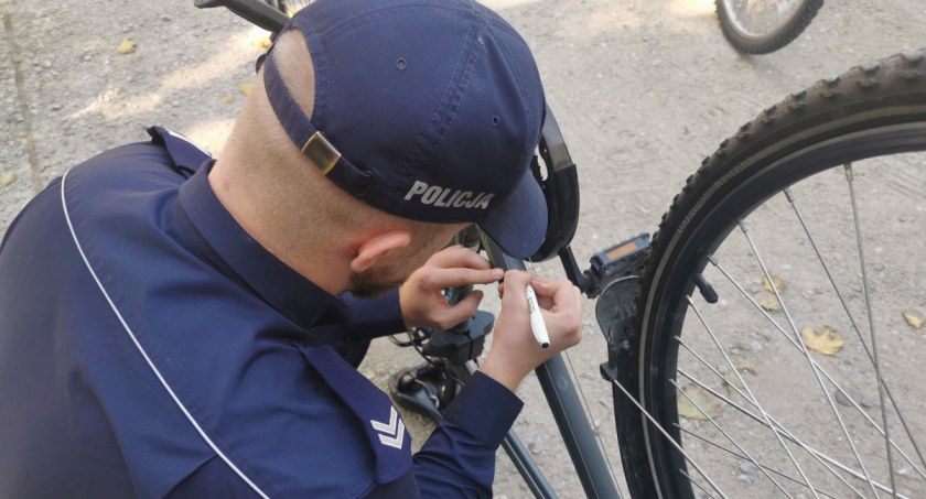 Sezon rowerowy w Łomży. Tak można uchronić jednoślad przed kradzieżą