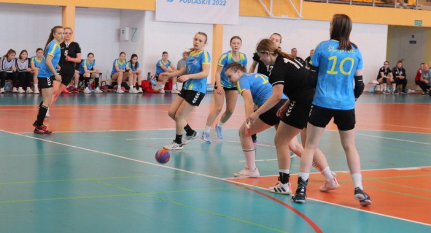Olimpiada w Łomży. Zaczęli od szczypiorniaka [FOTO]