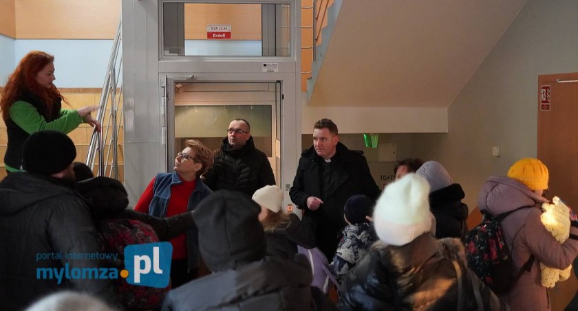 Łomża. Już tylko kilkanaście miejsc noclegowych dla uchodźców z Ukrainy