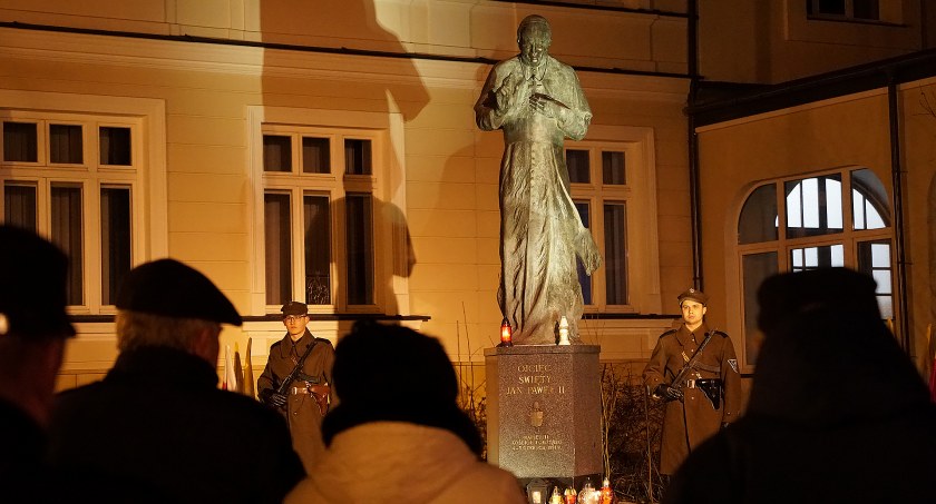 Łomżyńskie obchody 17. rocznicy śmierci polskiego papieża [FOTO]