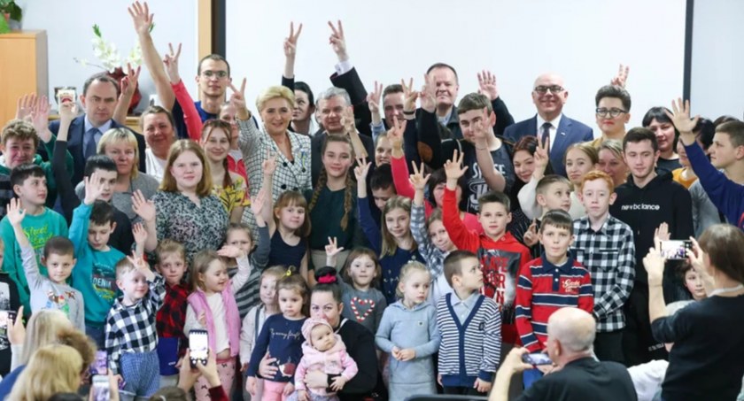 Gmina Nowogród. Pierwsza dama spotkała się z uchodźcami z Ukrainy [FOTO]